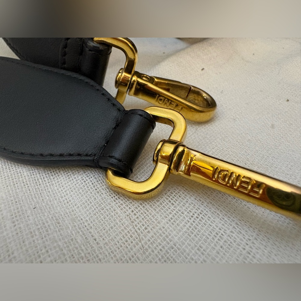 Fendi Kan I F Clear FF Glass Shoulder Bag – NFL Game Day Glam – Authenticated - Picture 12 of 16